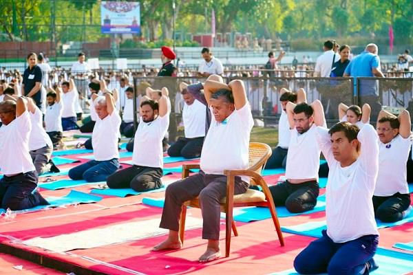 governor gives important message to citizens on   international yoga day  