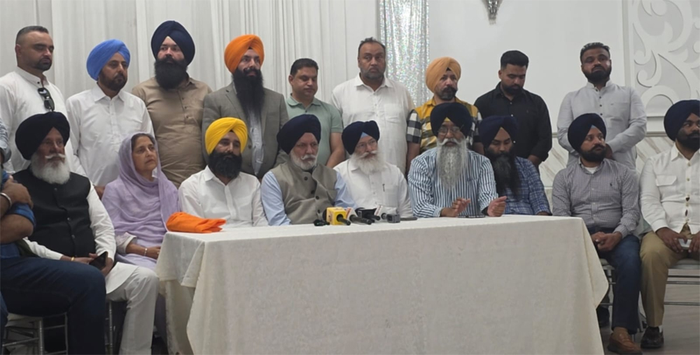 ਵਿਦੇਸ਼ਾਂ ''ਚ ਵੱਸਦੇ ਪੰਜਾਬੀ 2022 ਦੀ ਗਲਤੀ ਸੁਧਾਰ ਕੇ ਅਕਾਲੀ ਦਲ ਦੀ ਸਰਕਾਰ ਬਣਾਉਣ : ਅਕਾਲੀ ਆਗੂ