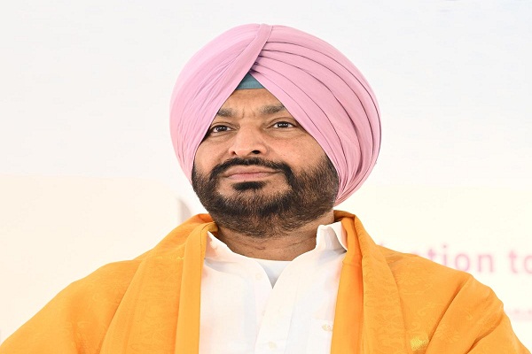 SC ਕਮਿਸ਼ਨ ਅੱਗੇ ਪੇਸ਼ ਹੋਏ ਰਵਨੀਤ ਬਿੱਟੂ, ਮਾਮਲੇ ਨੂੰ ਲੈ ਕੇ ਦਿੱਤਾ ਸਪੱਸ਼ਟੀਕਰਨ