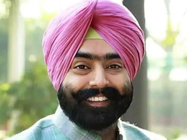former congress mla arrives at ed office in money laundering case
