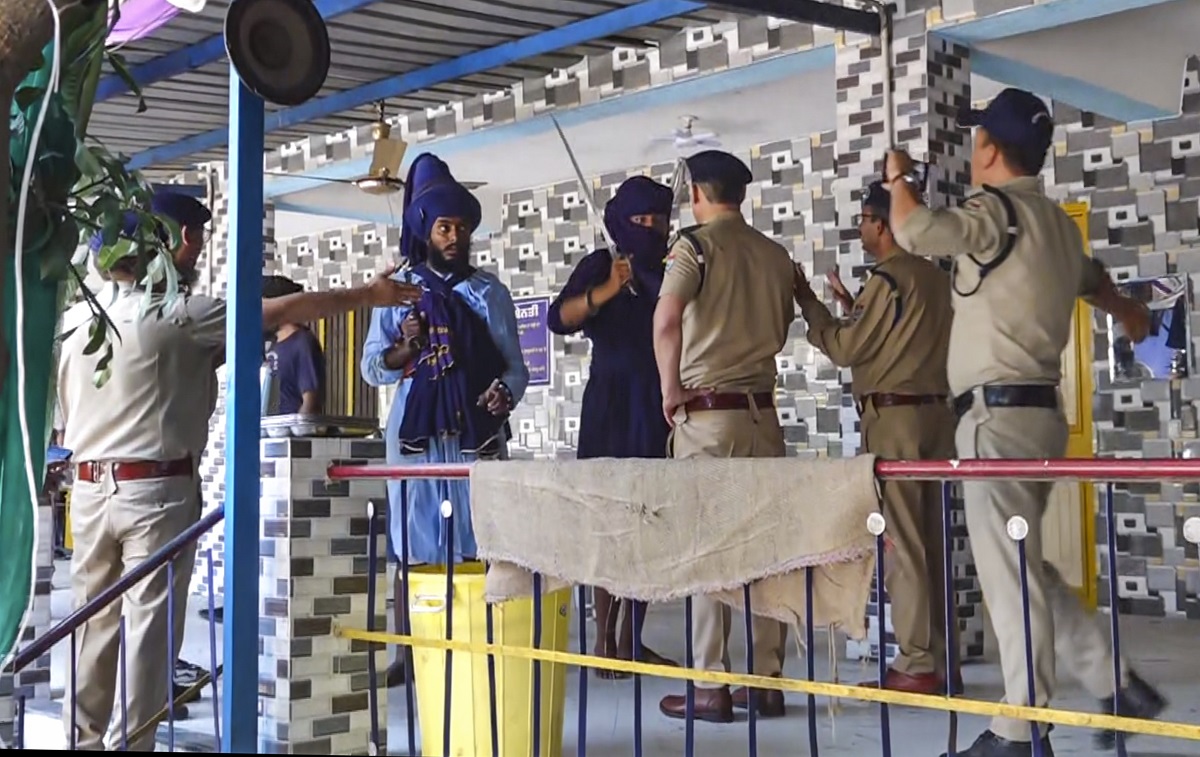 ਉਤਰਾਖੰਡ ਦੇ ਗੁਰਦੁਆਰੇ 'ਚ ਨਿਹੰਗਾਂ ਤੇ ਪ੍ਰਸ਼ਾਸਨ ਵਿਚਾਲੇ ਤਕਰਾਰ ਜਾਰੀ, ਫ਼ੌਜ ਤਾਇਨਾਤ