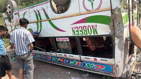 rajouri  accident  passenger  bus  injured