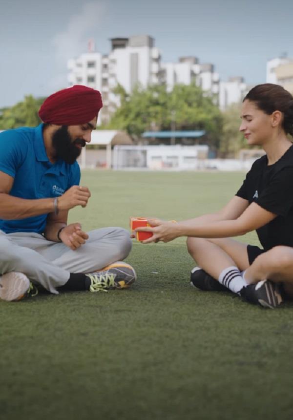 alia bhatt gifts  motichoor ladoo   to india  s fastest runner gurindervir singh