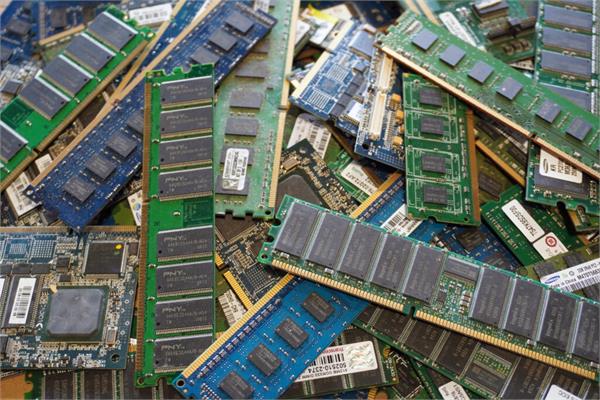 investment will increase in memory chip manufacturing   ashwini vaishnav