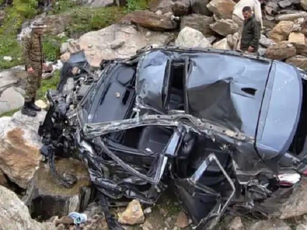 car  accident  gorge  mother and son  death
