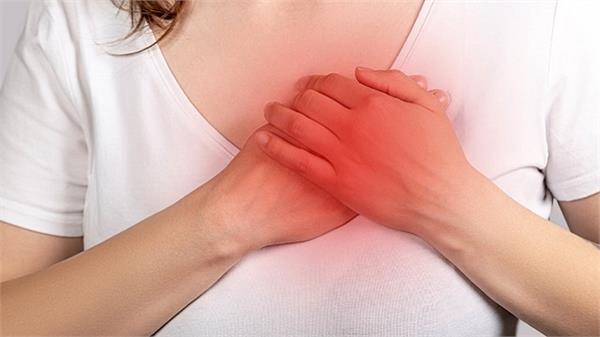 menopause before age 40 may increase risk of heart attack and stroke