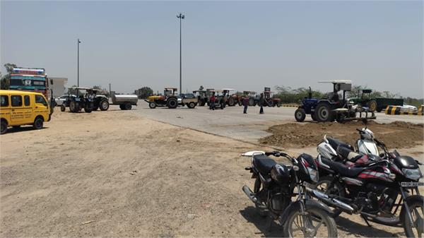 toll plaza  farmers of punjab  punjab highway