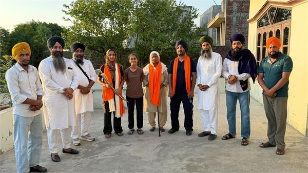 shahura  s daughter komalpreet kaur increased her pride