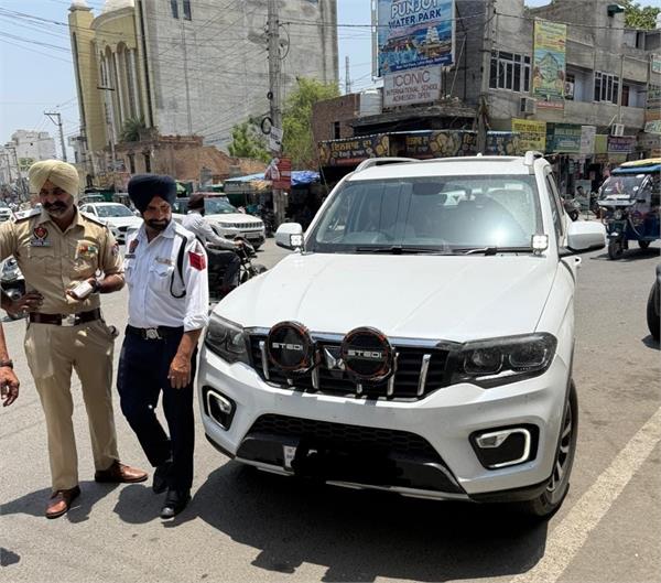 traffic police action