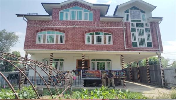 4 crore of two drug smugglers seized in srinagar