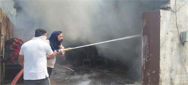 terrible fire breaks out in tent house in kapurthala