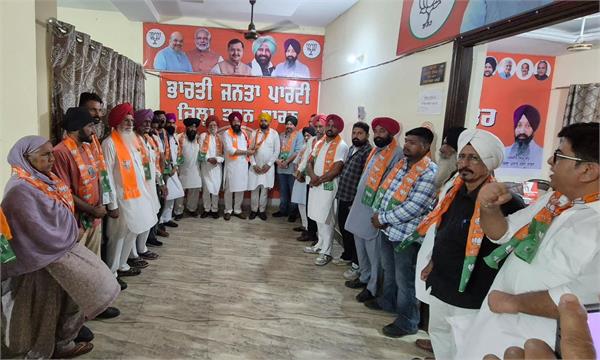 aaps block president gurjit singh jhamka joins bjp