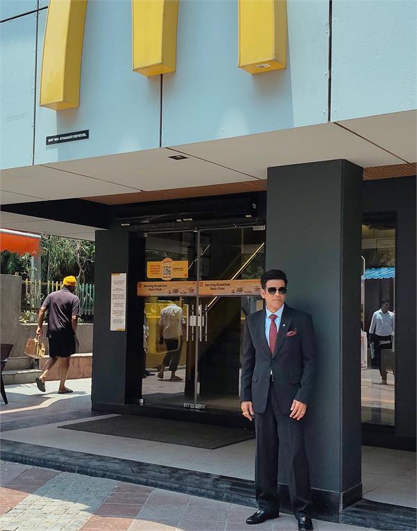manoj bajpayee visits india  s first mcdonald  s ahead of   governor   release