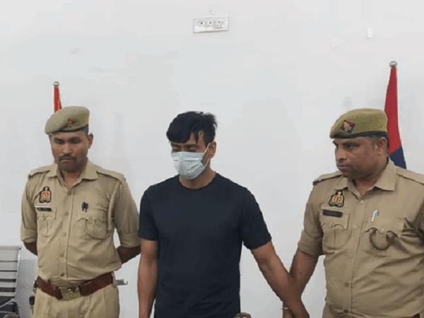 man arrested selling a two headed snake 