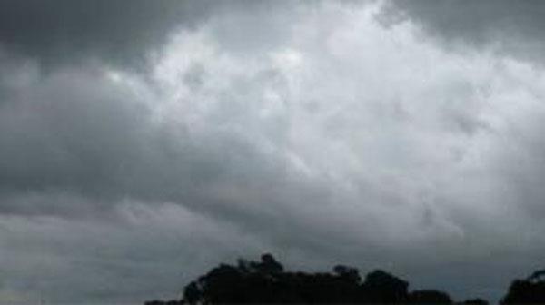 strong storm destroys cattle sheds in shahpur jajan village