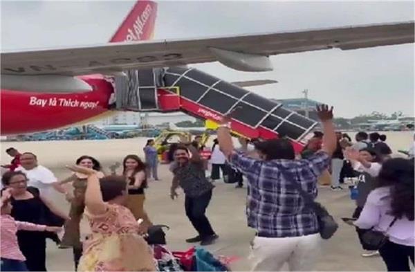 indian tourists should adopt appropriate behavior abroad