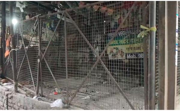 sabzi mandi as traders shut shops