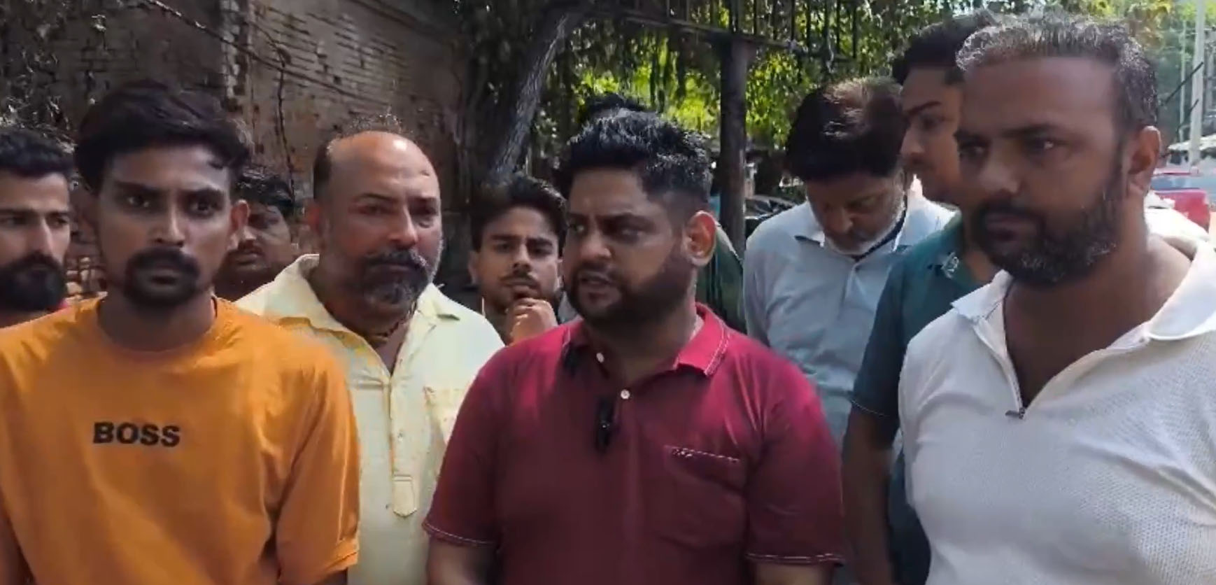 ਧਾਰੀਵਾਲ ''ਚ ਦੂਜੀ ਵਾਰ ਸਬਜ਼ੀ ਦੀਆਂ ਦੁਕਾਨਾਂ ਨੂੰ ਲੱਗੀ ਅੱਗ, ਲੱਖਾਂ ਦਾ ਹੋਇਆ ਨੁਕਸਾਨ