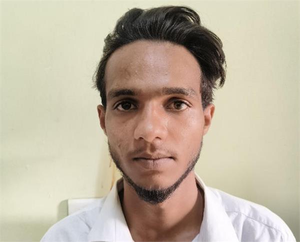 prisoner admitted to hospital escapes by dodging jail guards