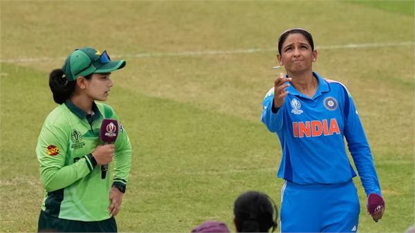 harmanpreet kaur did not shake hands with pakistan captain