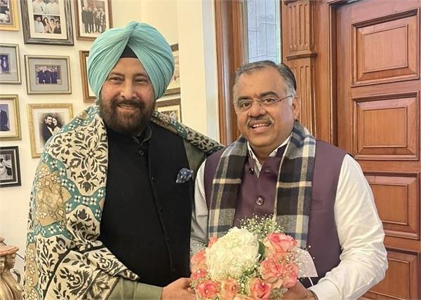 chugh and dhillon will pay obeisance at sri harmandir sahib