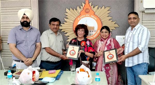 dr seema khanna and punjab chief electoral officer anindita mitra