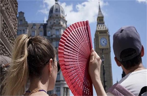 record breaking heatwave hits britain