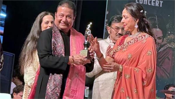 hema malini honoured on completing 60 years in bollywood