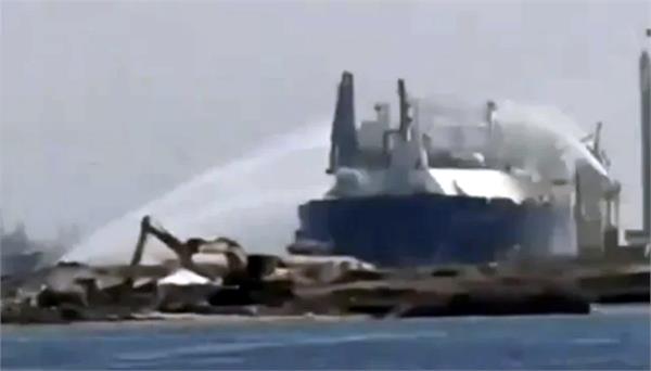drone strikes on egyptian port  2 ships set on fire