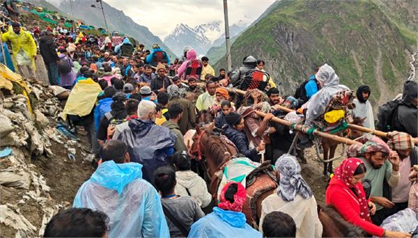 over 9 000 pilgrims have set out for baba barfani 