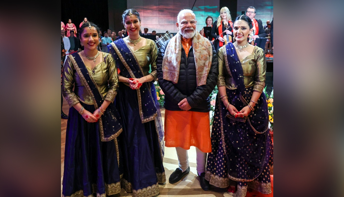 ''ਮੋਦੀ-ਮੋਦੀ'' ਦੇ ਨਾਅਰਿਆਂ ਨਾਲ ਗੂੰਜਿਆ ਮੈਲਬੌਰਨ, ਸ਼ਾਨਦਾਰ ਹੋਏ ਸਵਾਗਤ ''ਤੇ PM ਨੇ ਕਹੀ ਇਹ ਗੱਲ
