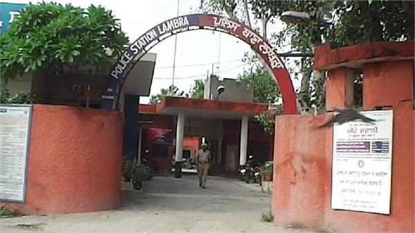 sho  s chair vacant in lambra police station