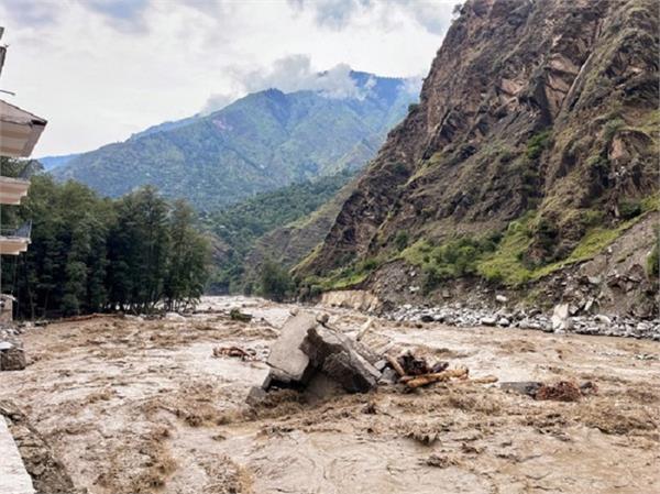 cloud bursts himachal
