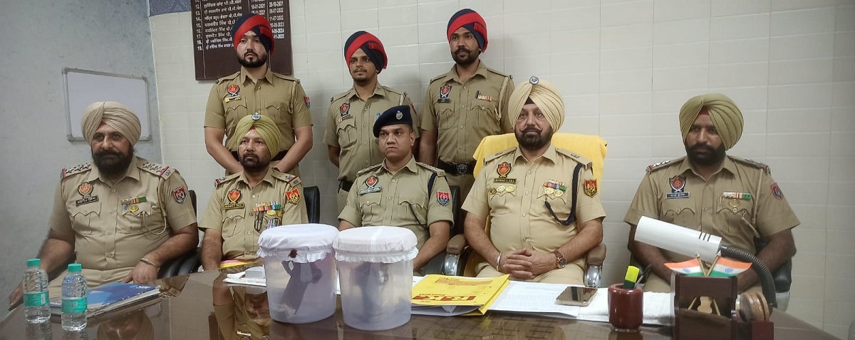ਸੁਲਤਾਨਪੁਰ ਲੋਧੀ ਪੁਲਸ ਦੀ ਵੱਡੀ ਕਾਰਵਾਈ, ਵਿਦੇਸ਼ ਬੈਠੇ ਗੈਂਗਸਟਰ ਦੇ ਮੁੱਖ ਸ਼ੂਟਰ ਨੂੰ ਹਥਿਆਰਾਂ ਸਮੇਤ ਦਬੋਚਿਆ
