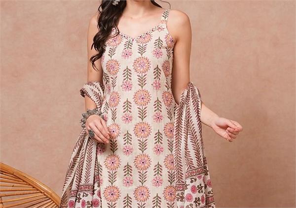 young women  sleeveless suits  fashion