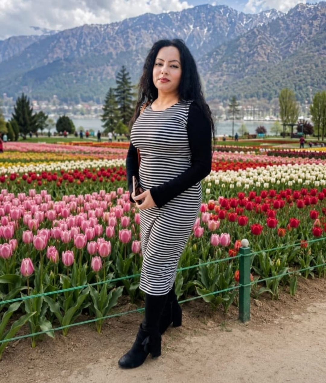 ਡਰੈੱਸ ਨਾਲ ਮੈਚਿੰਗ ਫੁੱਟਵੀਅਰ ਮੁਟਿਆਰਾਂ ਨੂੰ ਦੇ ਰਹੇ ਸਟਾਈਲਿਸ਼ ਲੁੱਕ