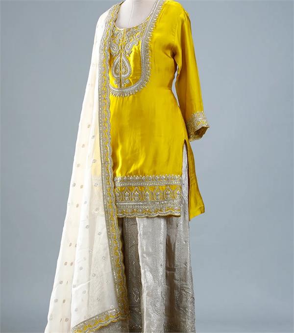 contrast embroidery suit  young ladies  royal look