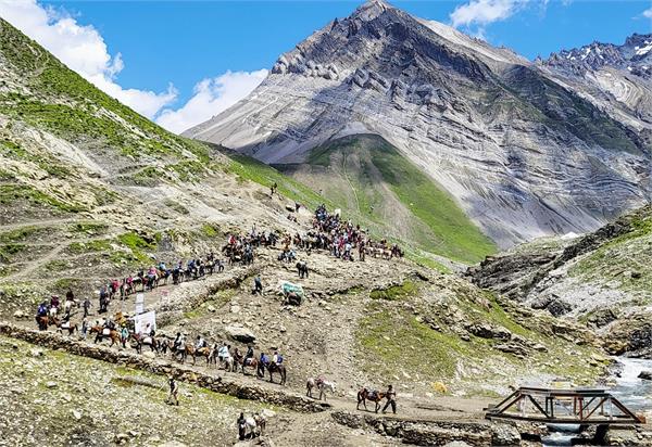 jammu kashmir  shri amarnath yatra  pilgrims  baba barfani