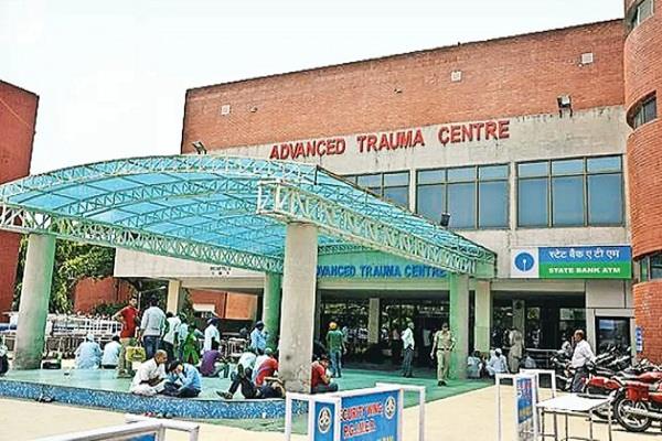 patient jumps from 5th floor of hospital