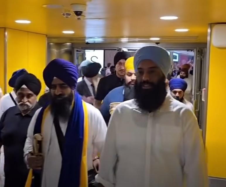 ਯੂਕੇ ਪੁੱਜਣ ’ਤੇ ਜਥੇਦਾਰ ਗਿਆਨੀ ਕੁਲਦੀਪ ਸਿੰਘ ਗੜਗੱਜ ਦਾ ਸੰਗਤ ਵੱਲੋਂ ਭਰਵਾਂ ਸੁਆਗਤ
