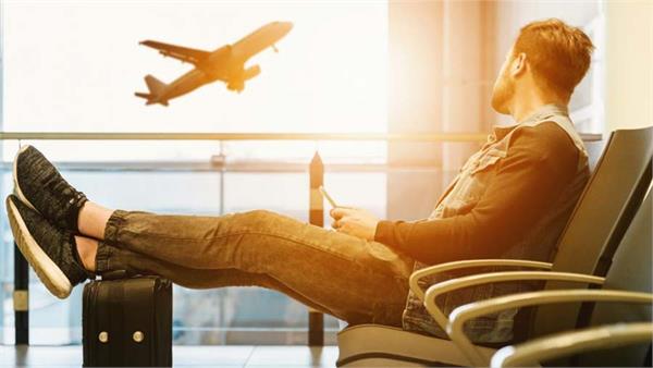 travel agents cheated youth of rs 45 lakh on sending them to america