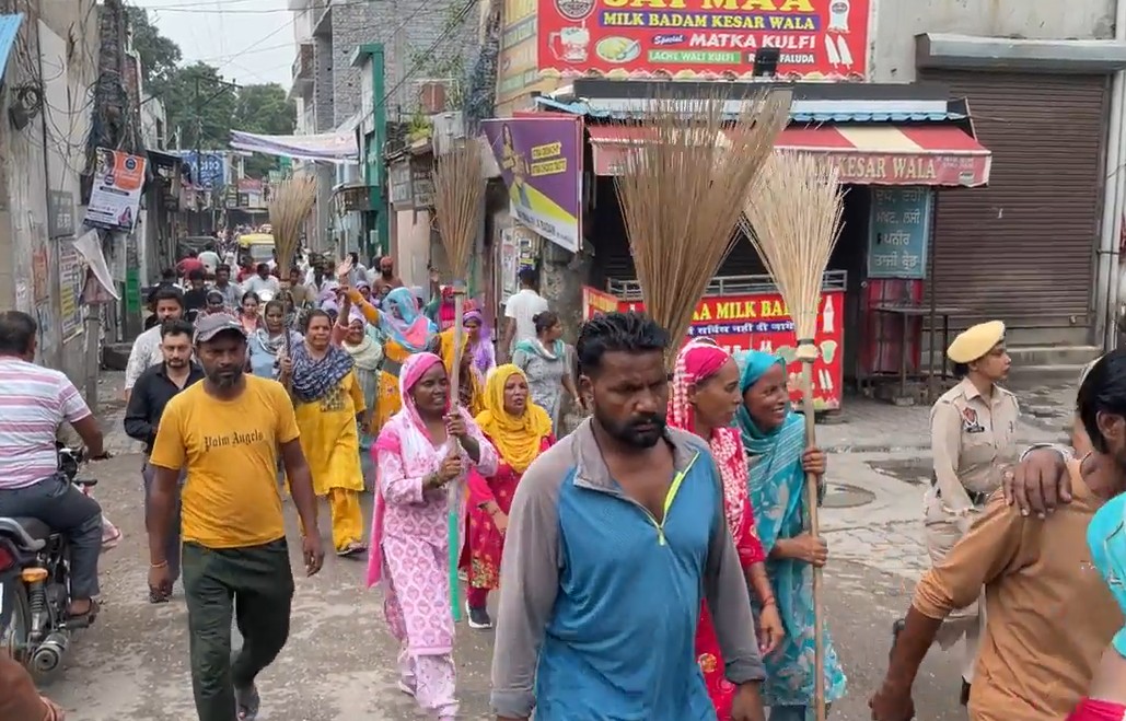 ਪੰਜਾਬ ਬੰਦ: ਖੰਨਾ ''ਚ ਸਫ਼ਾਈ ਸੇਵਕਾਂ ਨੇ ਬੰਦ ਕਰਵਾਏ ਬਾਜ਼ਾਰ!