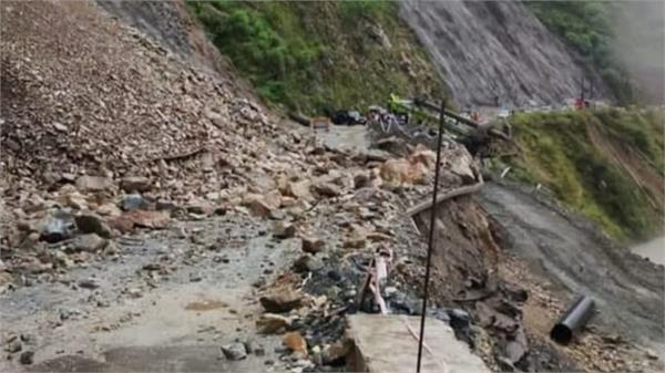 uttarkashi landslide  stone  road blocked