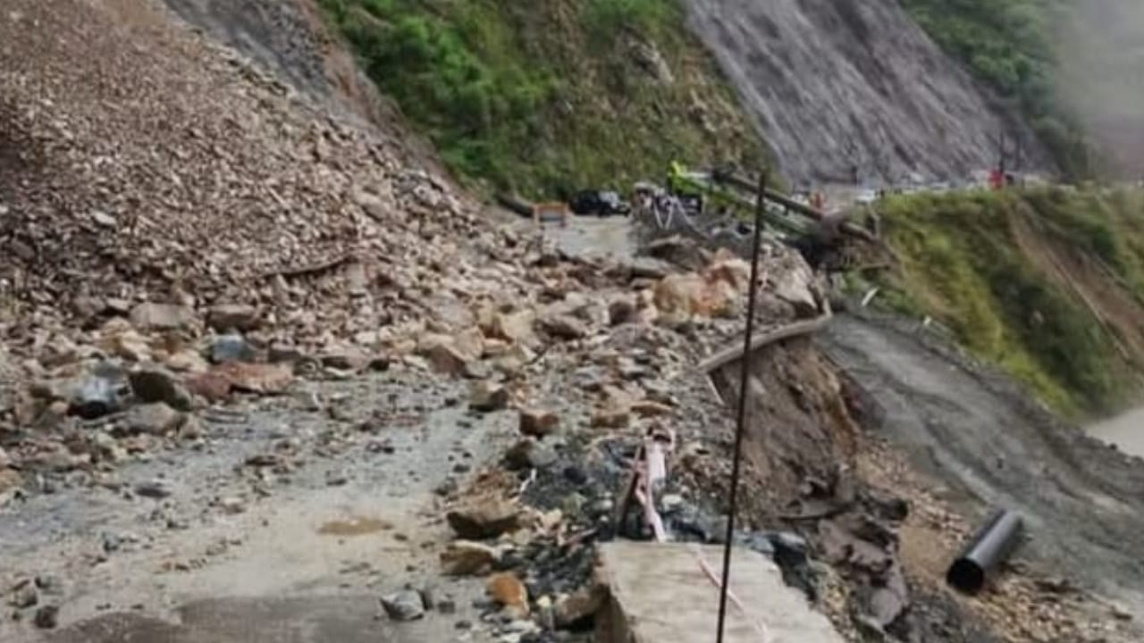 ਉੱਤਰਕਾਸ਼ੀ ਦੇ ਨਲੂਪਾਨੀ ਤੇ ਨਾਗੂਨ ਨੇੜੇ Landslide, ਪਹਾੜੀਆਂ ਤੋਂ ਮਲਬਾ ਡਿੱਗਣ ਕਾਰਨ ਰਾਸਤਾ ਬੰਦ