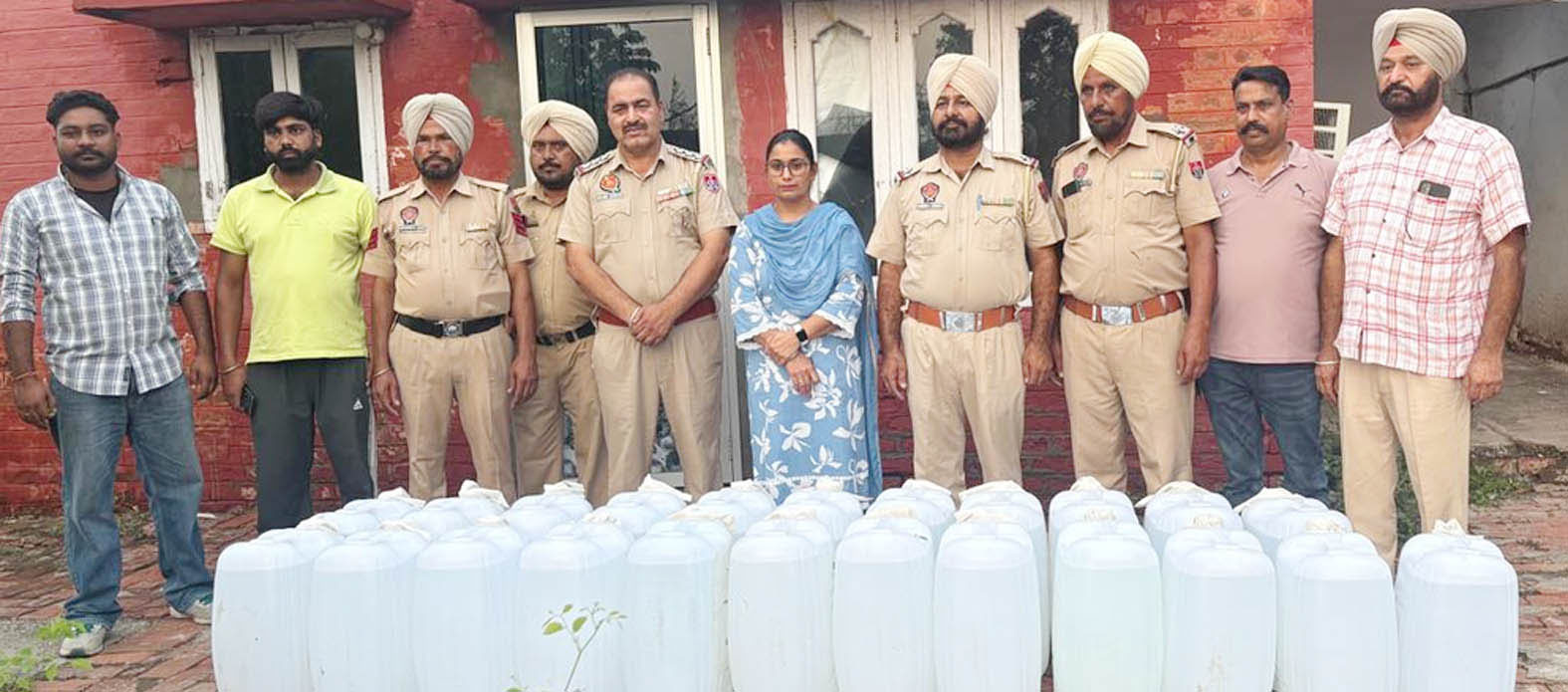ਆਬਕਾਰੀ ਵਿਭਾਗ ਦੀ ਵੱਡੀ ਕਾਰਵਾਈ : ਵੱਡੀ ਮਾਤਰਾ ''ਚ ਈਥੇਨੌਲ ਸਮੇਤ ਬੋਲੈਰੋ ਗੱਡੀ ਜ਼ਬਤ