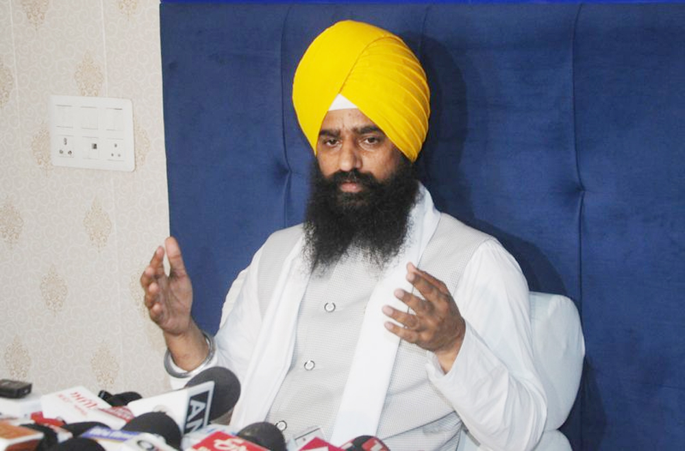 ਆਸਟ੍ਰੇਲੀਆ ਦੇ ਗੁਰੂ ਘਰ ''ਚ ਅੱਗ ਲੱਗਣ ਦੀ ਘਟਨਾ ''ਤੇ ਅਕਾਲ ਤਖ਼ਤ ਸਖ਼ਤ, ਟੀਮ ਭੇਜਣ ਦੇ ਹੁਕਮ