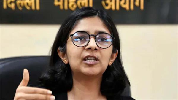 swati maliwal statement over lathicharge on women sanitation workers