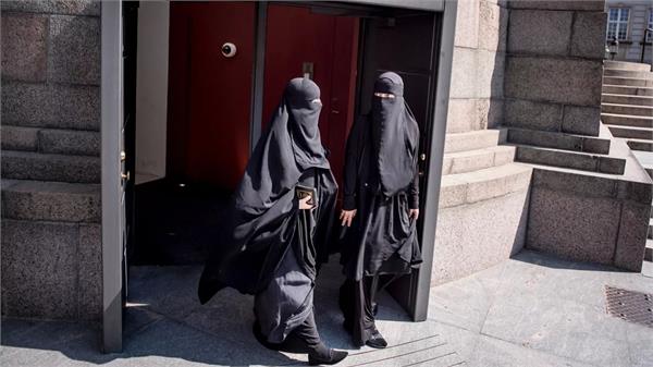 burqas and niqabs