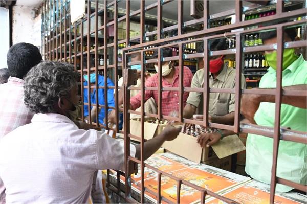 liquor shop closure protest police clash