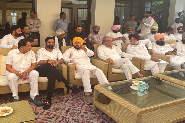 ਚੰਨੀ ਧੜੇ ਦੀ ਭੂਪੇਸ਼ ਬਘੇਲ ਨਾਲ ਮੀਟਿੰਗ ਦੀਆਂ ਪਹਿਲੀਆਂ ਤਸਵੀਰਾਂ ਆਈਆਂ ਸਾਹਮਣੇ